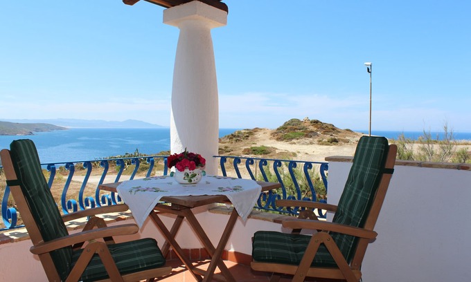 Torre dei Corsari Apartment | Panoramic apartment in villa; Arbus