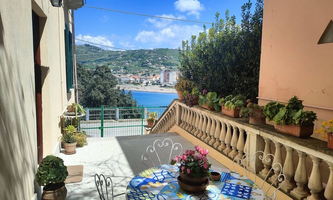 Agropoli Apartment | Panoramic apartment in villa on beach, in center