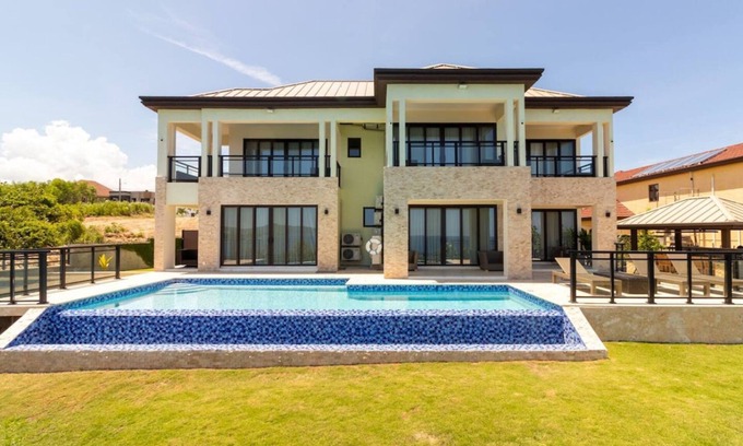 Tower Isle House | Panoramic Cliffside Luxe Villa