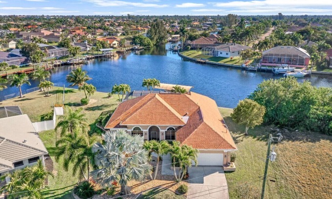Pelican House | Panoramic Gulf Access +Heated Pool +Screened Lanai