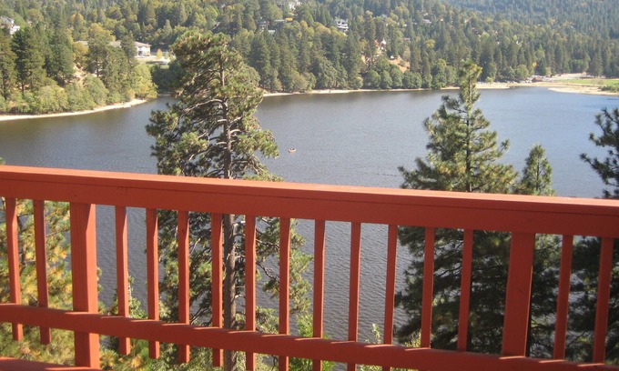 Crestline Cabin | Panoramic Lake View-Steps Away from the Water!