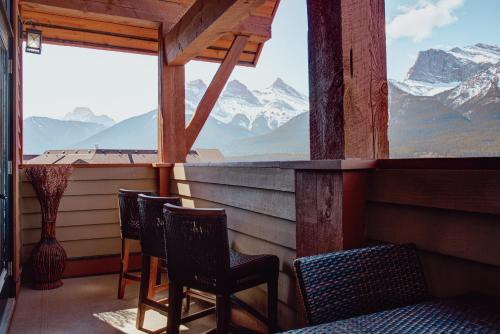 Canmore Apartment | Panoramic Mountain View Condo