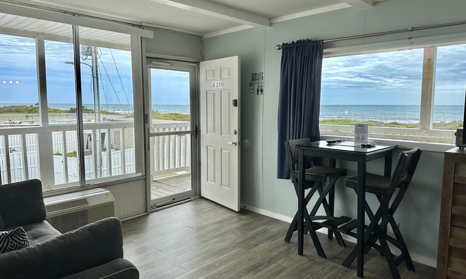 Atlantic Beach Condo | 🏖PANORAMIC OCEAN VIEW CONDO W/DIRECT ACCESS TO SECLUDED BEACH!
