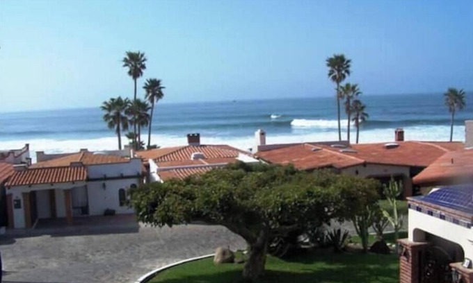 Las Gaviotas House | Panoramic Ocean View & Steps to Private Surf Beach. Las Gaviotas 4 BR 3 BA House