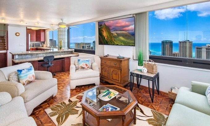 Waikiki Condo | Panoramic Ocean Views Penthouse 601