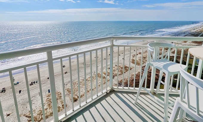 Myrtle Beach Condo | Panoramic Oceanfront ~ Stunning Views ~ Great Location