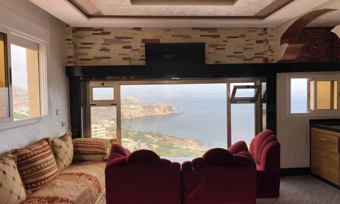 Belyounech House | Panoramic Paradise: Ultimate Beachfront Views Appartement