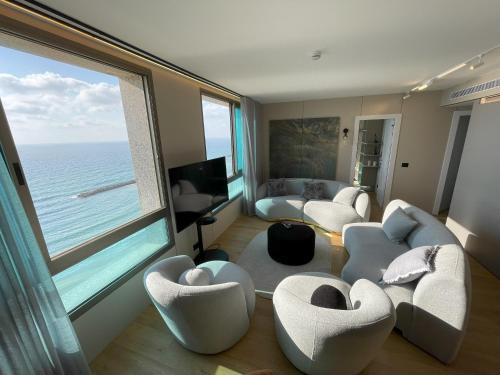 Netanya Apartment | Panoramic Sea View Luxury Suite