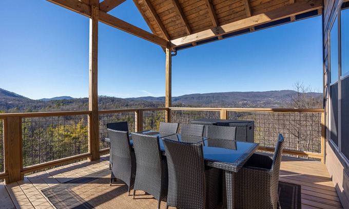 Gatlinburg - Pigeon Forge Cabin | Panoramic Views, Hot Tub, Arcade Games, & Free Attraction Passes