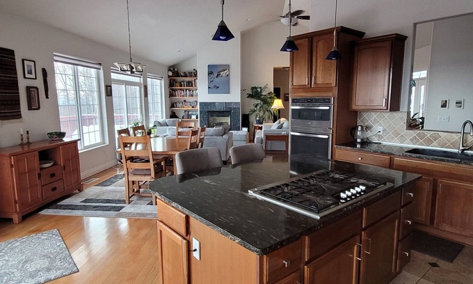 Anchorage House | Panoramic Views! Office space! Sauna! Private 1 acre, near trails.
