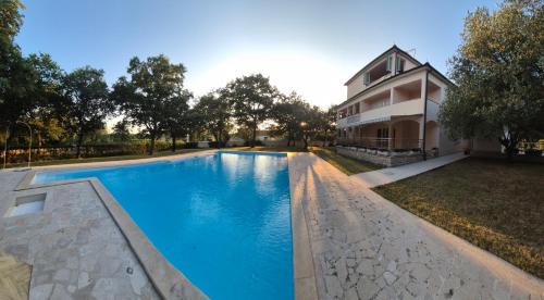 Pavicini House | Pansion Oliva