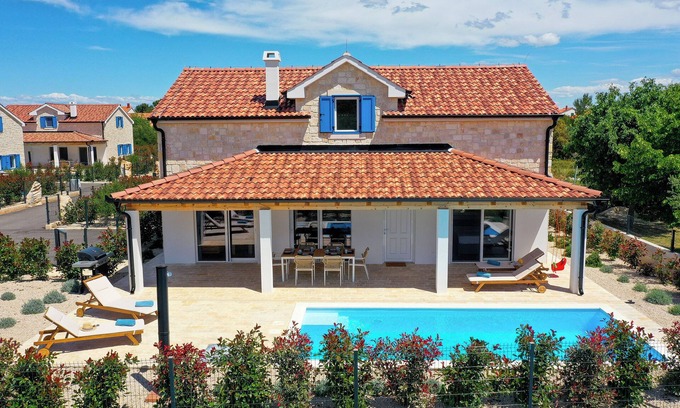 Pasman Villa | Papa's court Mediterranean Pasman Villa with pool II