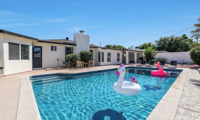 Village Grove House | PAPAGO PLACE - Spacious 5-bedroom house in South Scottsdale