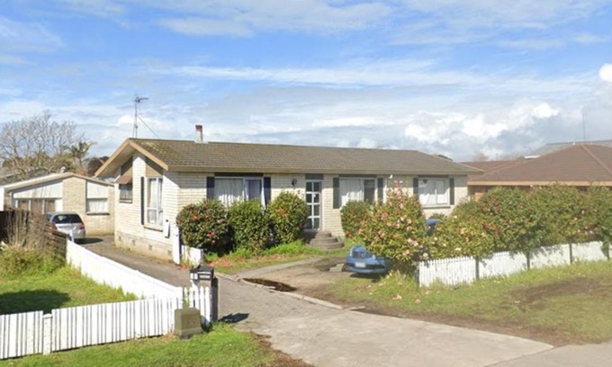 Papamoa Beach House | Papamoa Budget Accommodation
