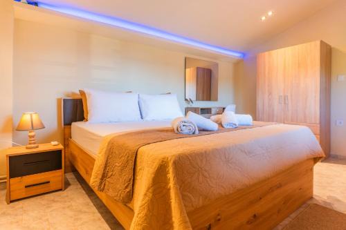 Alexandroupoli Villa | Papi's free parking Villa