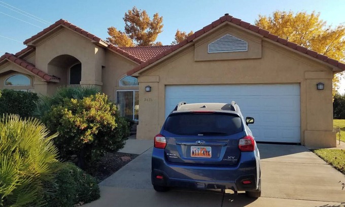 St. George House | PARADE OF HOMES WINNER-FABULOUS RATE-NO SALES TAX-31 Minimum night stay.