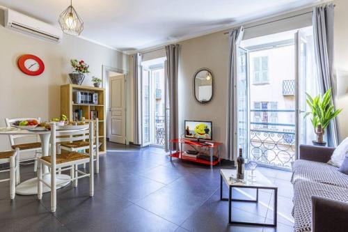 Jean-Medecin Apartment | PARADIS - Carré d’Or 1 room - Balcony Sea View