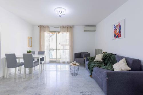 California - Pezou Apartment | Paradis de Nissa - central, balcon, clim, 15mn Palais&Plage