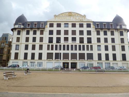 Trouville-sur-Mer Apartment | Paradis les pieds sur le sable trouville palace
