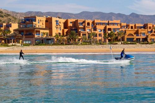 Imi Ouaddar Apartment | Paradis Plage Pieds dans l'eau - Superbe Appartement & Jaccuzi