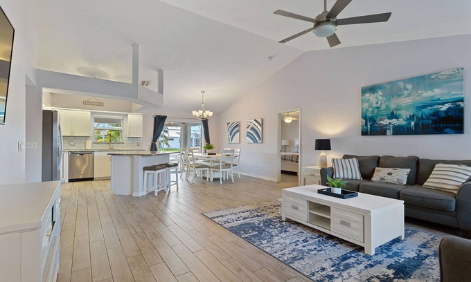 Fort Myers House | Paradise Amongst the Palm Trees.