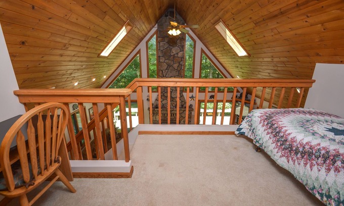 Oakland House | Paradise at Penn Cove | Walk to the Dock Slip!