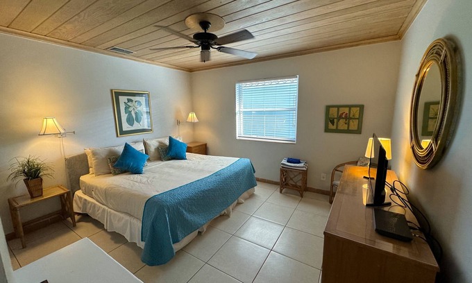 Delray Beach Condo | Paradise At The Grove (2Bed/2Bath) Unit #24