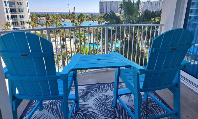 Fort Walton Beach - Destin Condo | Paradise at the Palms Overlooks the Gorgeous Pool deck with a Gulf View!