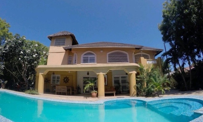 Diani Beach Villa | Paradise Awaits