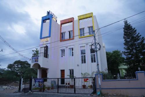Madurai Hotel | PARADISE BANQUET HALL & A/C ROOMS