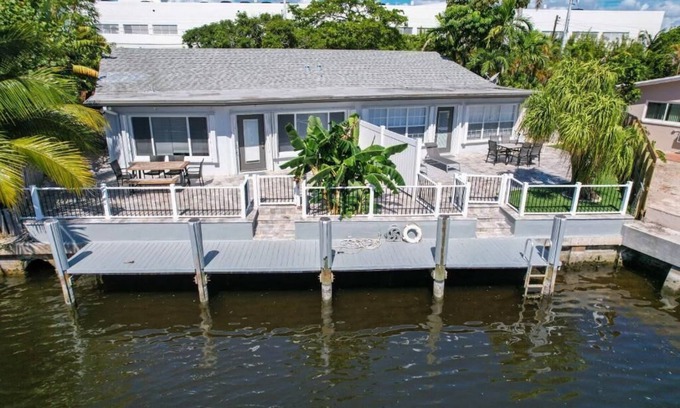 Imperial Point House | Paradise Bay S- FLL - 2/1 - Waterfront