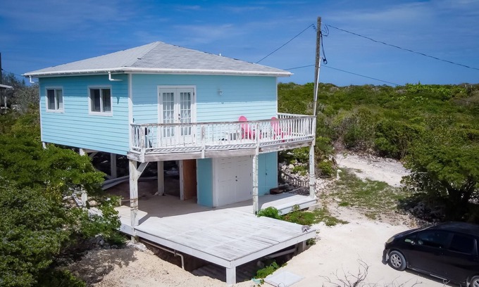 Long Island Cottage | Paradise Blue beach cottage and cabana