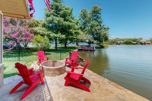 Granite Shoals House | Paradise Cove