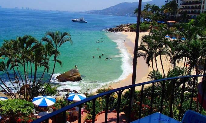 South Shore Hotel Area Condo | - PARADISE FOUND ON THE BEACH -