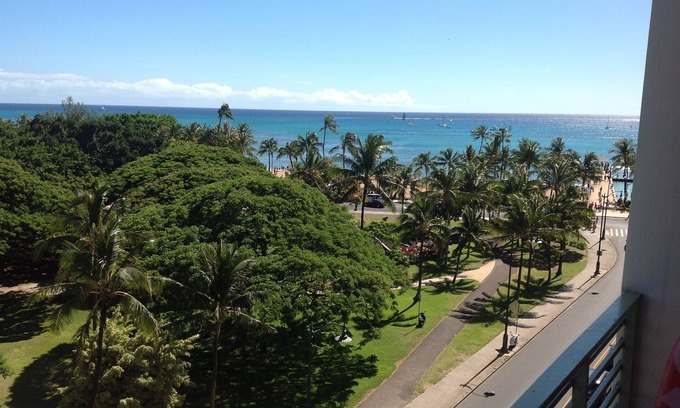 Waikiki Condo | Paradise Found! Private Lanai! Ocean view! Compare our prices!