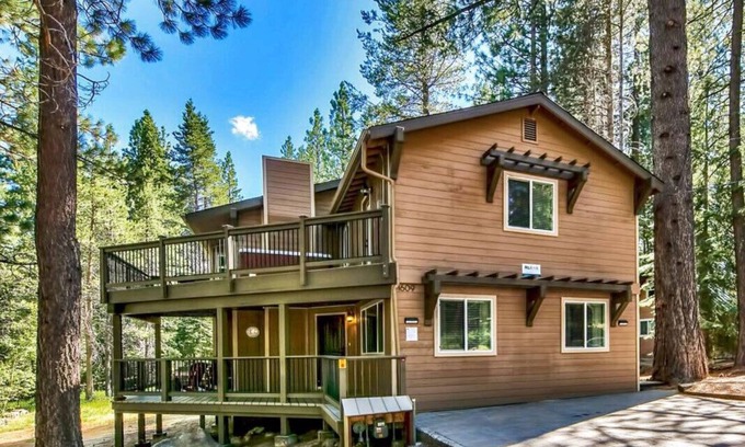 Tahoe Paradise House | Paradise Found - Stunning Forest Views, Pets, Hot Tub, Games