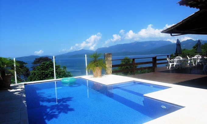 Portogalo House | PARADISE! HOUSE IN ANGRA DOS REIS + BOAT FOR TOURS IN ILHA GRANDE