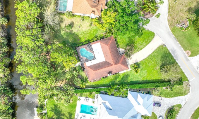 Palm River Estates House | Paradise house on channel 10 minutes to the beach