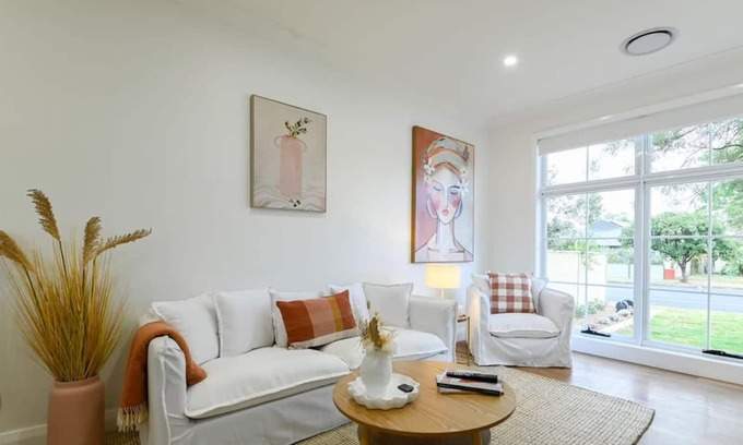 Dubbo House | Paradise on Palmer - Whimsical Abode, Firepit