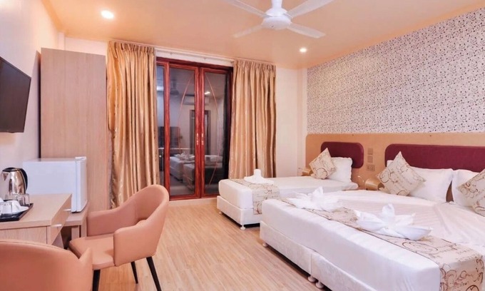 Maafushi Bed & Breakfast | Paradise Peak