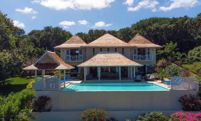 Montego Bay House | Paradise Plum Villa 5BR - Rose Hall Estates.
