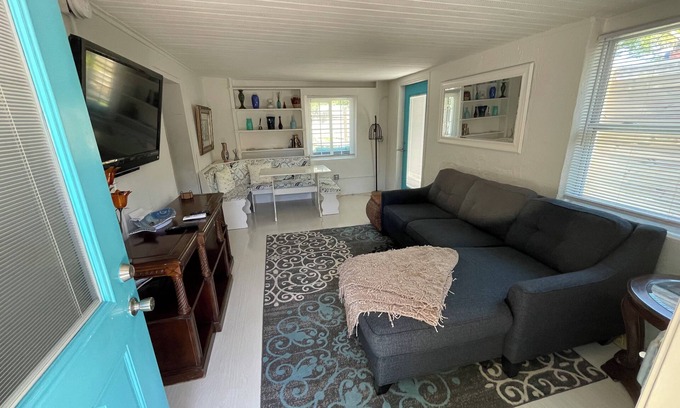 Clearwater House | Paradise Privacy Cottage