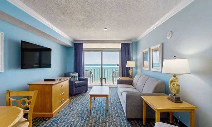 Myrtle Beach Condo | Paradise Resort condo with indoor & outdoor pools, tiki bar & beach access