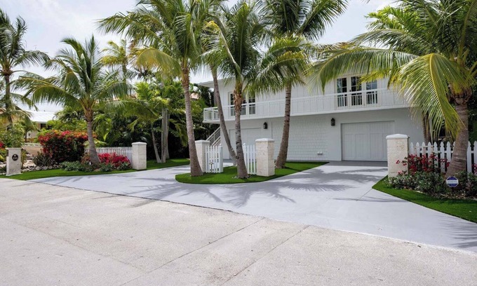 Venetian Shores House | PARADISE SHORES