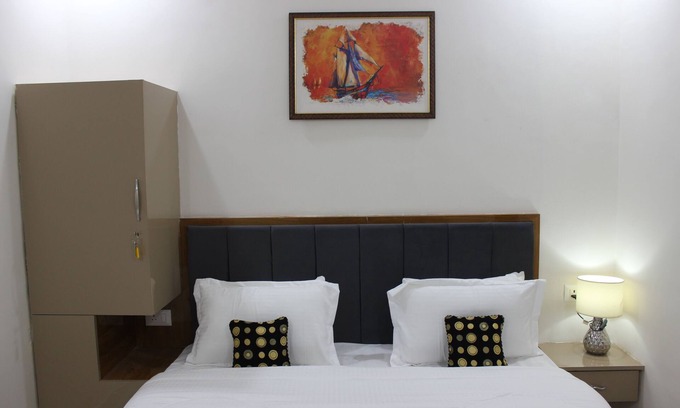 Varanasi House | Paradise Stays