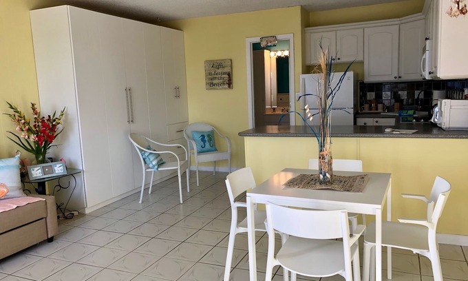 Lauderdale-by-the-Sea Apartment | Paradise by the Seaside