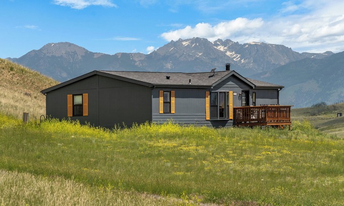Emigrant House | Paradise Valley-Mountain Escape