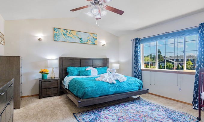 Marysville House | PARADISE VILLA: Central AC, fenced, W hot tub