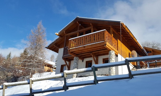 Vallandry Ski Chalet | Paradiski - Luxury Chalet, Superb Views, Very Close to Main Ski Lift & Shops