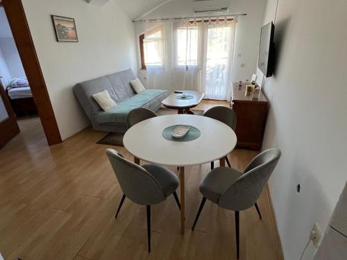 Milici Apartment | Paradiso 5